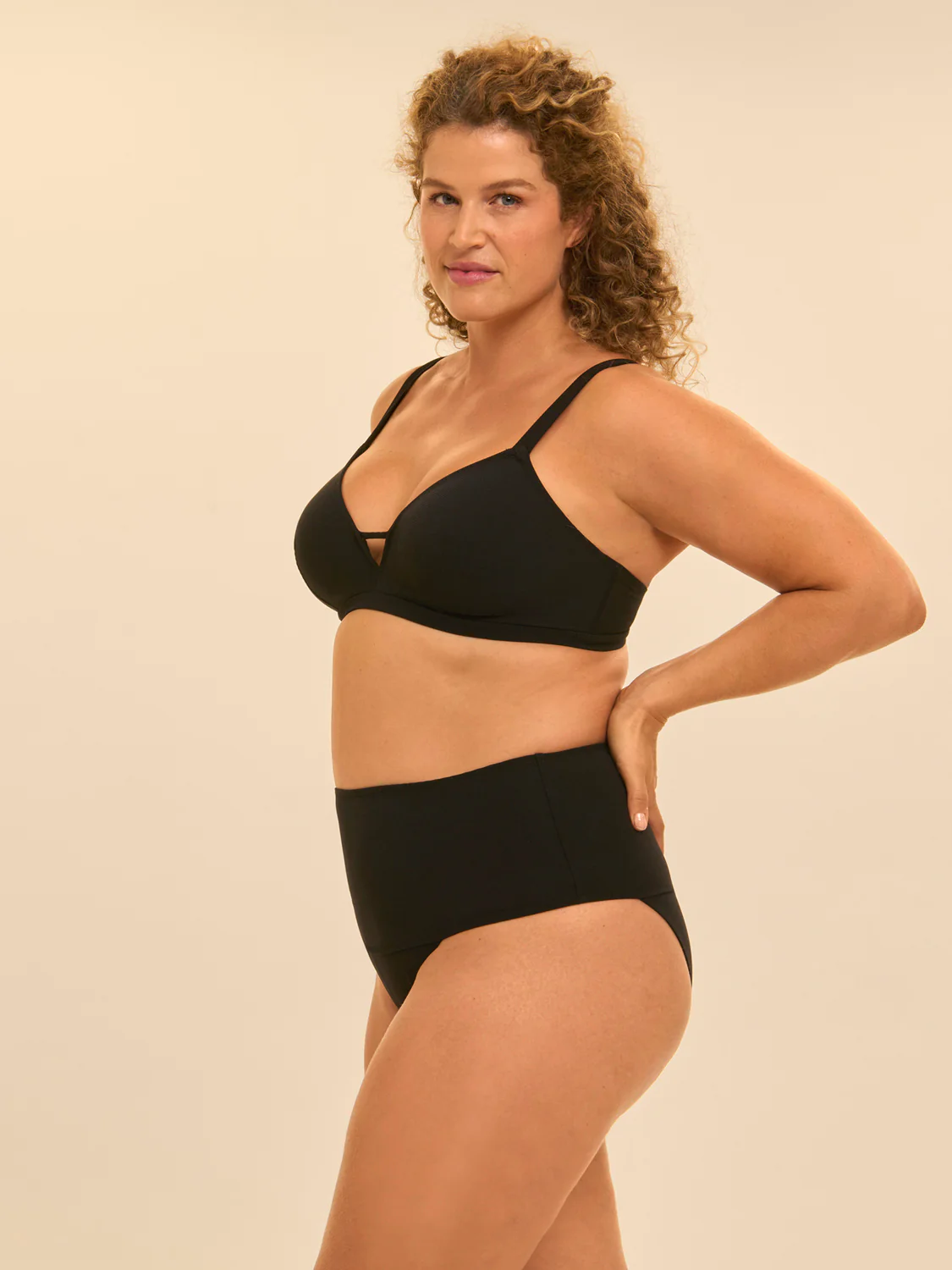 Haut de maillot de bain triangle avec armatures cachées - Noir - Image 6